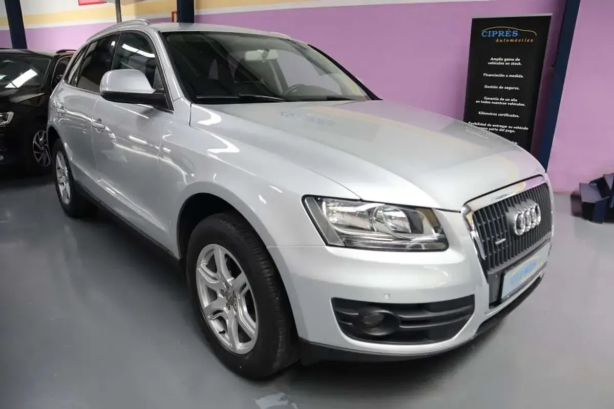 Usado Audi Q5 170 CV (125 kW) 2010 Gris SUV