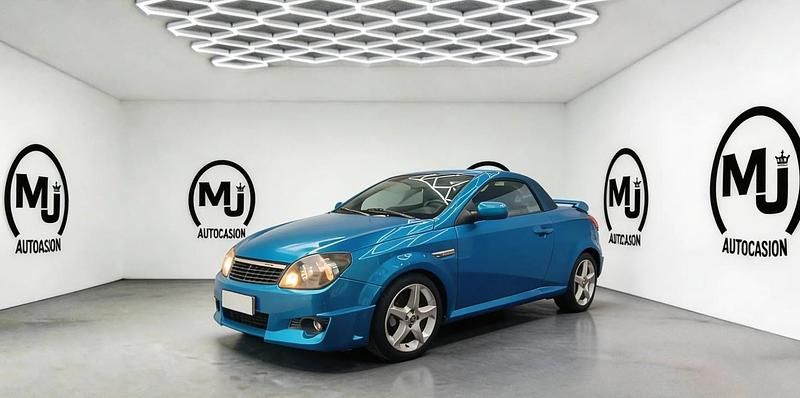 Usado Opel Tigra Sport 90 CV (66 kW) 2006 Azul Descapotable