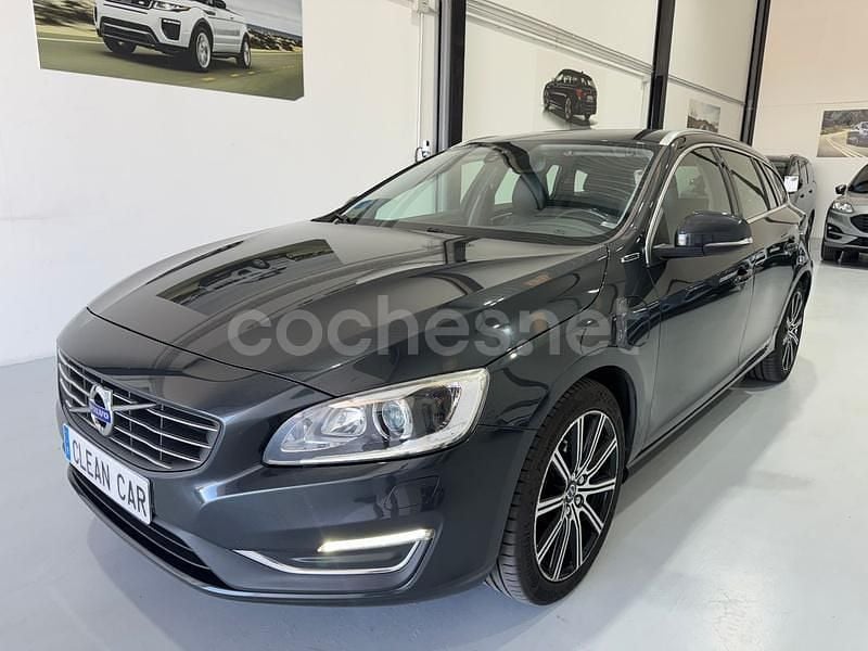 Gris / plata Usado 2016 Volvo V60 Summum Familiar | 13.900 € (Super precio) - Imagen 1/4