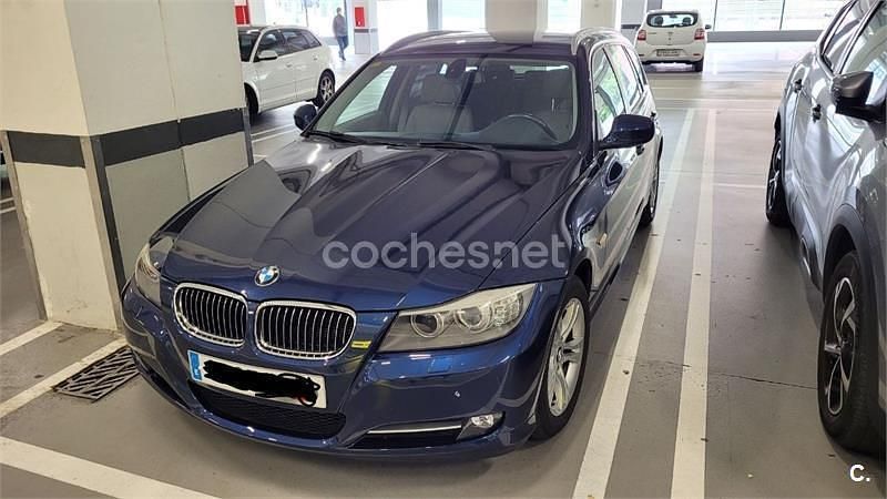 Usado BMW 318 143 CV (105 kW) 2012 Azul Familiar