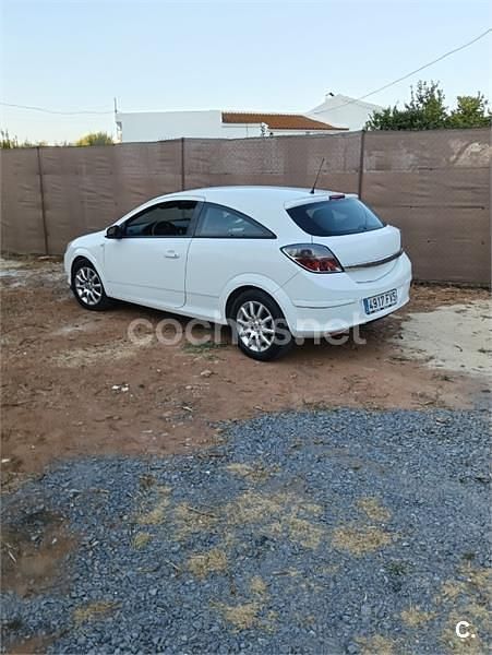 Blanco Usado 2007 Opel Astra GTC Sport Berlina | 2500 € (Super precio) - Imagen 1/4