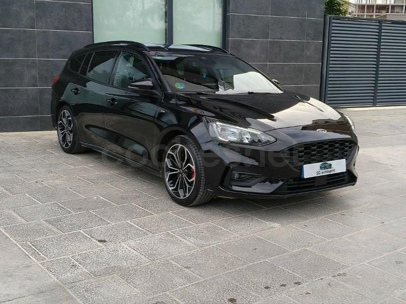 Usado Ford Focus ST-Line 155 CV (114 kW) 2021 Negro Familiar