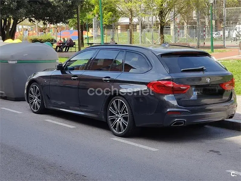 Usado BMW 520 Comfort Edition 190 CV (139 kW) 2017 Negro Familiar