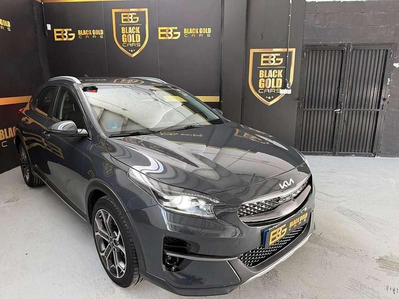 Usado Kia XCeed 141 CV (103 kW) 2022 Gris / plata SUV