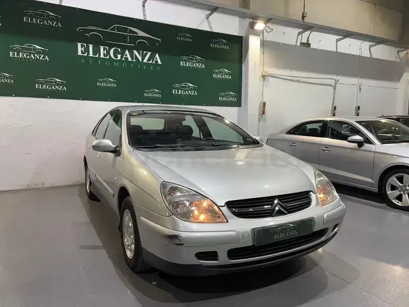 Usado Citroën C5 Exclusive 138 CV (101 kW) 2004 Gris / plata Berlina