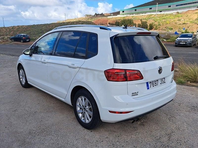 Usado VW Golf Sportsvan Advance 125 CV (91 kW) 2016 Blanco Monovolumen