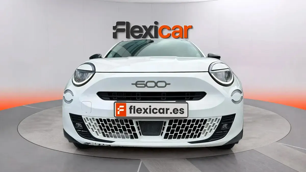 Usado Fiat 600 101 CV (74 kW) 2025 Blanco SUV