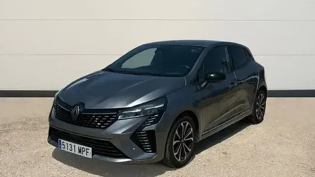 Usado Renault Clio Techno 90 CV (66 kW) 2024 Gris Utilitario