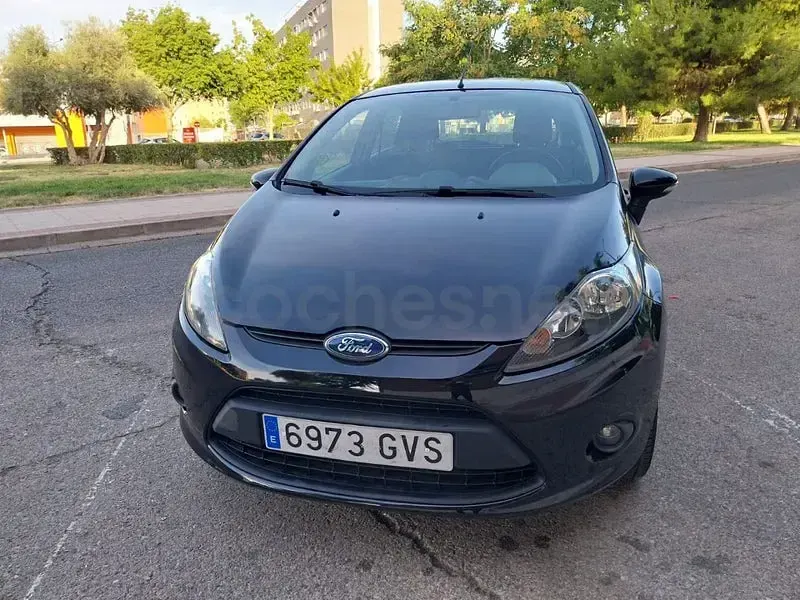 Usado Ford Fiesta Trend 96 CV (70 kW) 2010 Negro Berlina