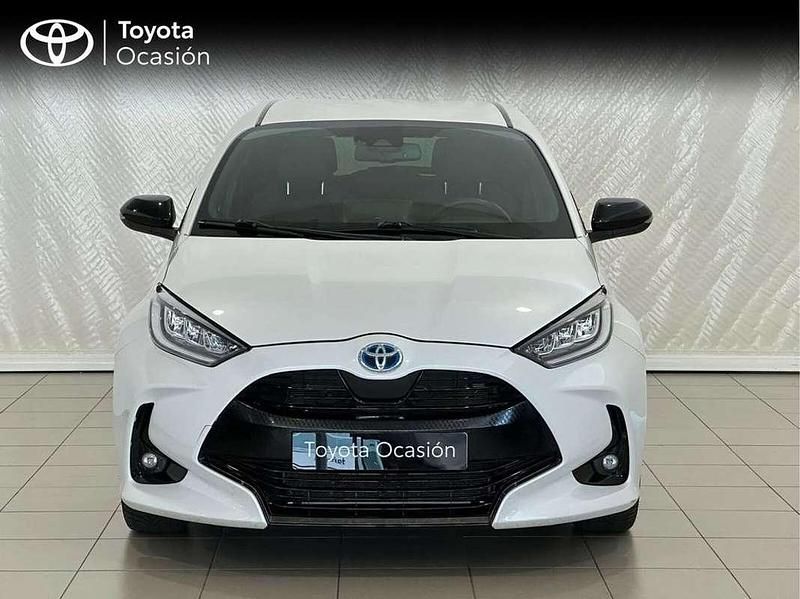 Usado Toyota Yaris Hybrid Style 117 CV (86 kW) 2021 Blanco Berlina