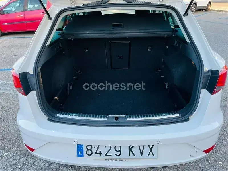 Usado Seat Leon Style 115 CV (84 kW) 2019 Blanco Familiar