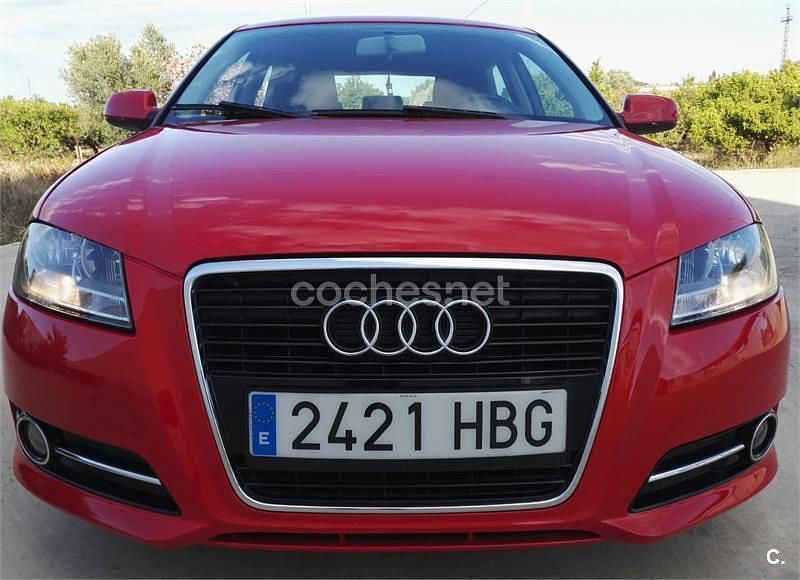 Rojo Usado 2011 Audi A3 Ambiente Berlina | 6400 € (Precio justo) - Imagen 1/4