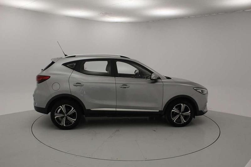 Usado MG ZS Comfort 111 CV (81 kW) 2022 Plateado SUV