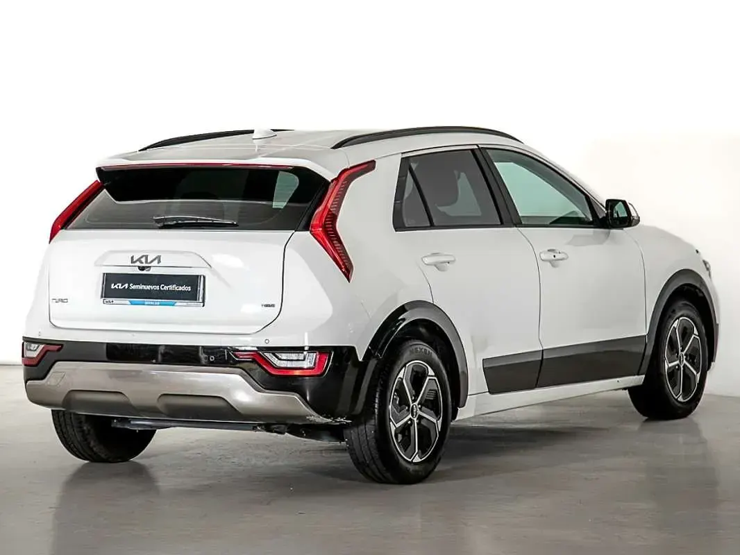 Usado Kia Niro 141 CV (103 kW) 2023 Blanco SUV