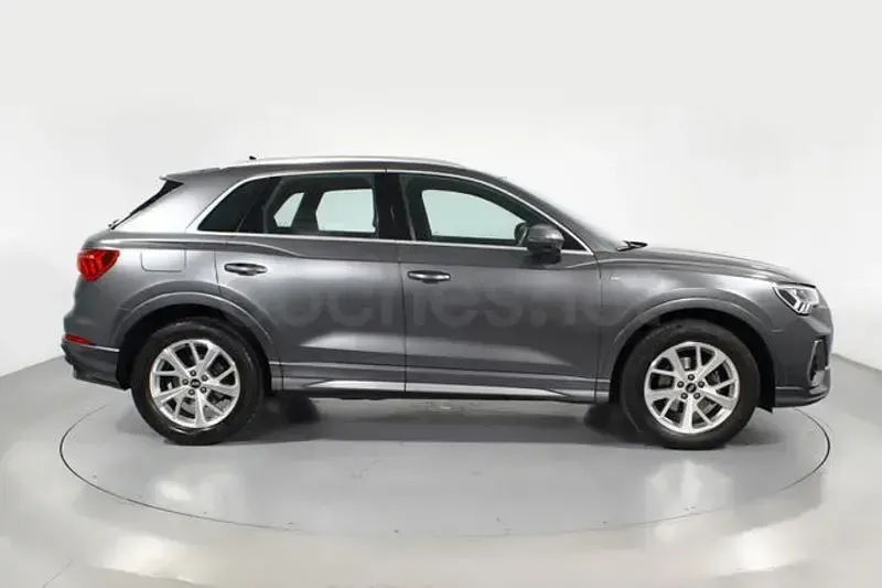 Usado Audi Q3 S-Line 150 CV (110 kW) 2022 Gris / plata SUV
