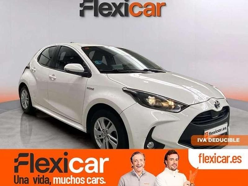 Blanco Usado 2021 Toyota Yaris Hybrid Active Utilitario | 15.790 € (Precio justo) - Imagen 1/4