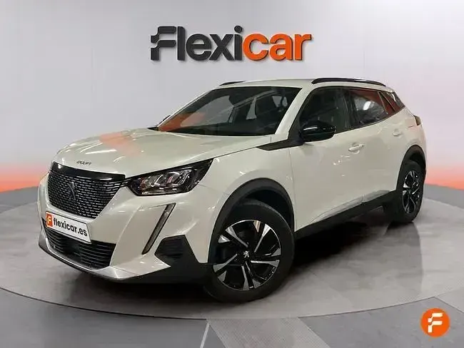Usado Peugeot 2008 Allure 130 CV (95 kW) 2022 Blanco SUV