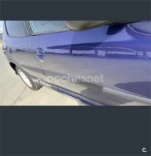Usado Peugeot 206 75 CV (55 kW) 2003 Azul Berlina