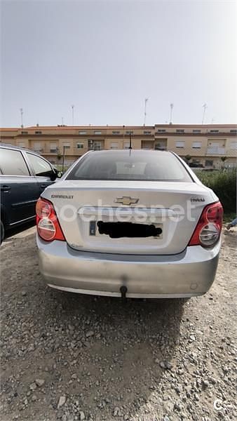 Usado Chevrolet Aveo LS 86 CV (63 kW) 2013 Gris / plata Berlina