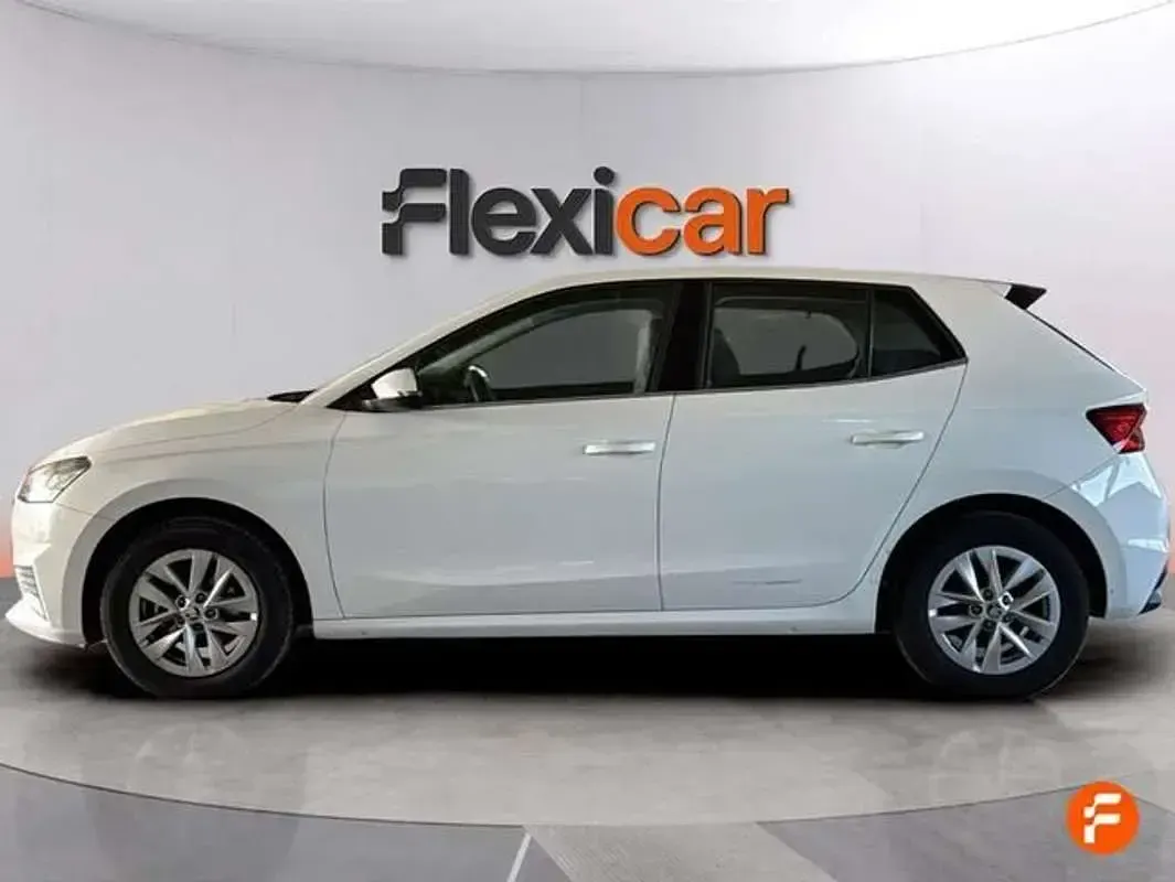 Usado Skoda Fabia Ambition 95 CV (69 kW) 2023 Blanco Utilitario