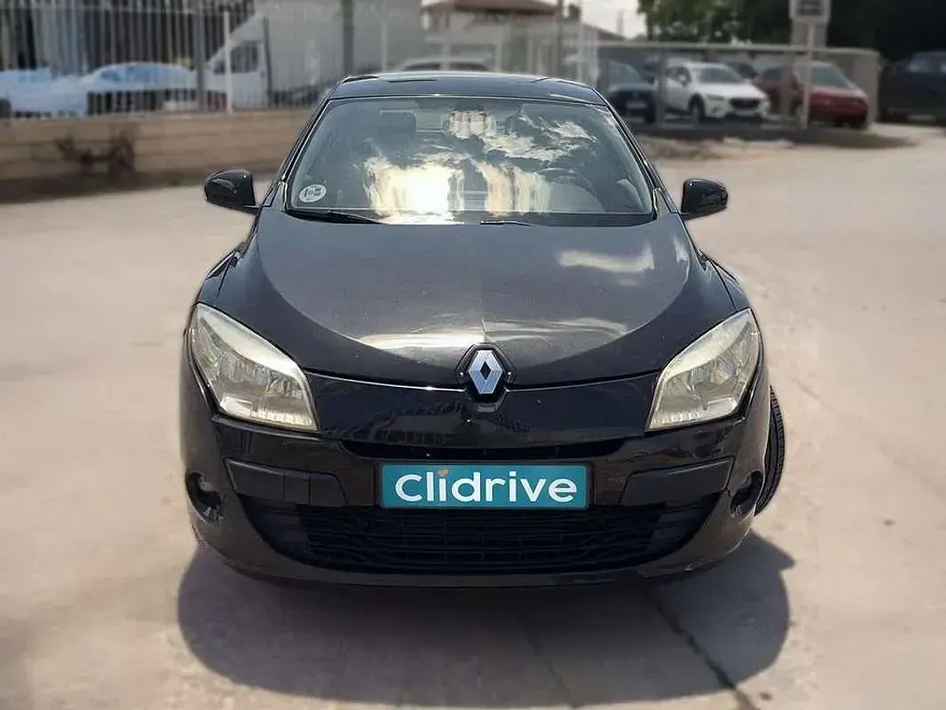 Usado Renault Mégane Dynamique 106 CV (77 kW) 2010 Negro Utilitario