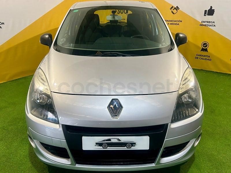 Usado Renault Scénic III Authentique 85 CV (62 kW) 2010 Gris / plata Monovolumen