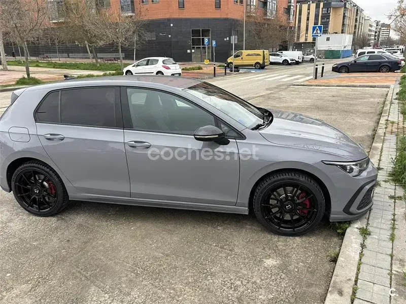 Usado VW Golf VIII GTE 245 CV (180 kW) 2021 Gris / plata Berlina