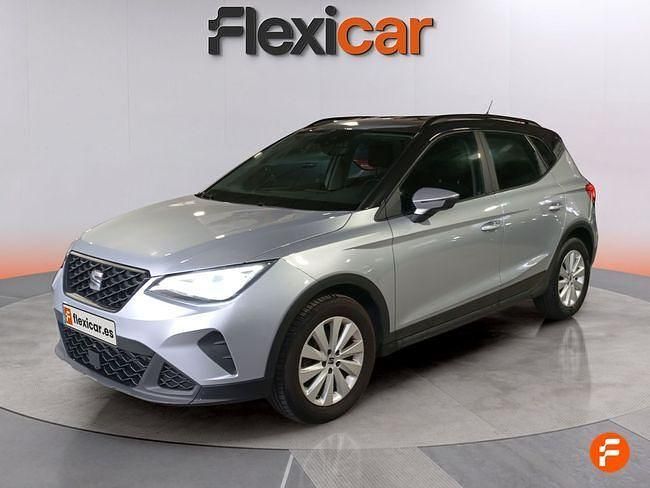 Usado Seat Arona Style 110 CV (80 kW) 2022 Gris SUV