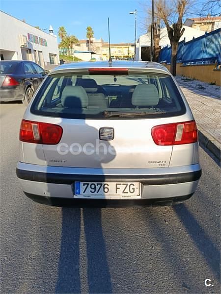 Usado Seat Ibiza Stella 90 CV (66 kW) 2001 Gris / plata Utilitario