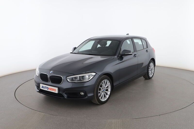 Gris Usado 2015 BMW 118 Advantage Utilitario | 15.599 € (Precio justo) - Imagen 1/4