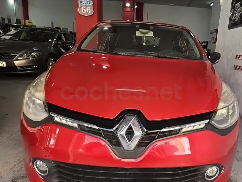 Usado Renault Clio IV Dynamique 90 CV (66 kW) 2012 Rojo Berlina