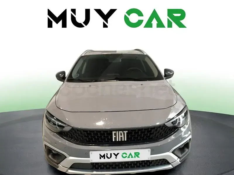 Usado Fiat Tipo Cross 130 CV (95 kW) 2021 Gris / plata Berlina