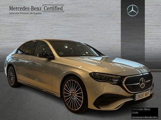Usado Mercedes E220 AMG line 197 CV (144 kW) 2025 Plata hightech Berlina