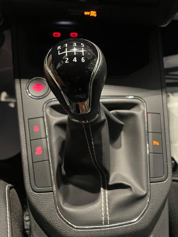 Usado Seat Ibiza XCELLENCE 110 CV (80 kW) 2021 Blanco Utilitario