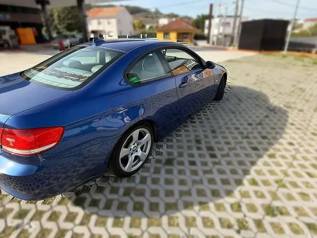 Usado BMW 320 177 CV (130 kW) 2007 Azul Coupe