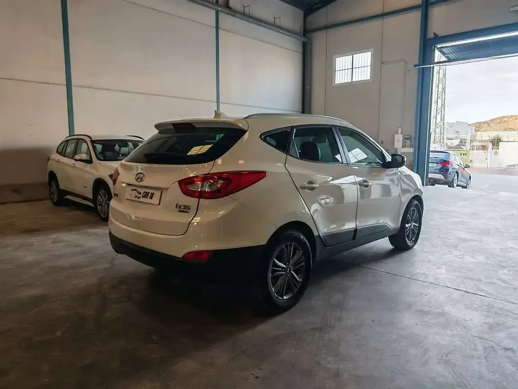Usado Hyundai ix35 GO! 114 CV (83 kW) 2015 Blanco SUV