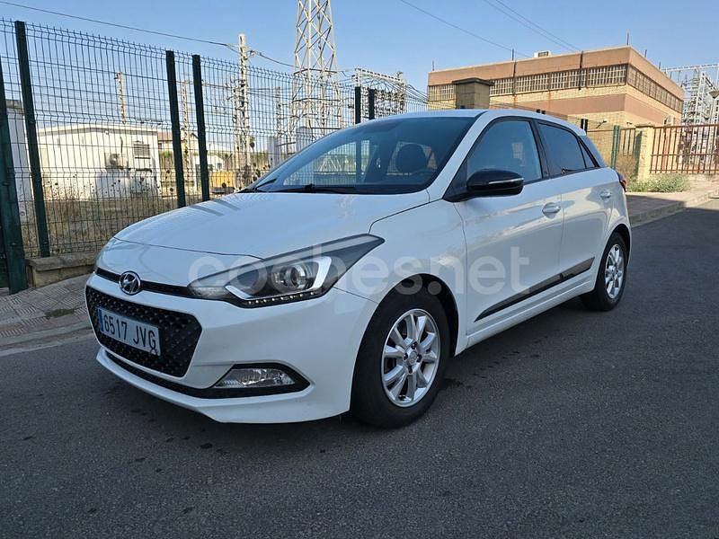 Blanco Usado 2016 Hyundai i20 GO! Berlina | 8499 € (Precio justo) - Imagen 1/4