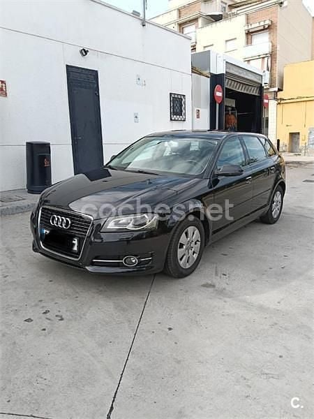 Negro Usado 2012 Audi A3 Ambition Berlina | 6900 € (Buen precio) - Imagen 1/4