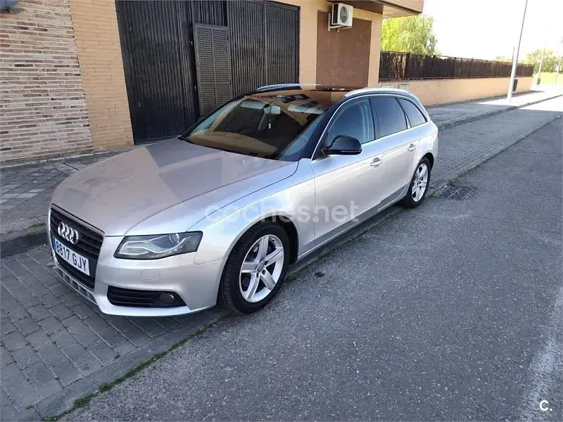 Usado Audi A4 170 CV (125 kW) 2008 Gris / plata Familiar