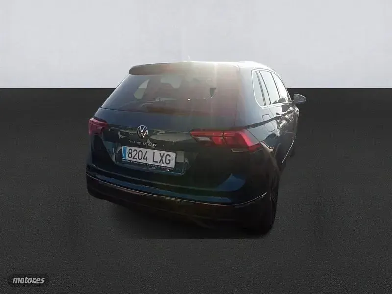 Usado VW Tiguan Life 150 CV (110 kW) 2022 Azul SUV