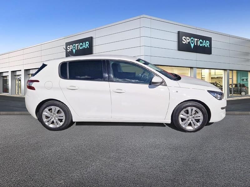 Usado Peugeot 308 Active 130 CV (95 kW) 2017 Blanco Berlina