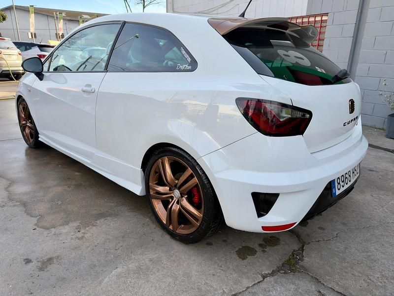 Usado Seat Ibiza CUPRA 180 CV (132 kW) 2013 Blanco Utilitario