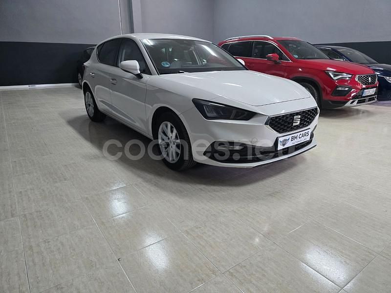 Usado Seat Leon Style 115 CV (84 kW) 2021 Blanco Berlina