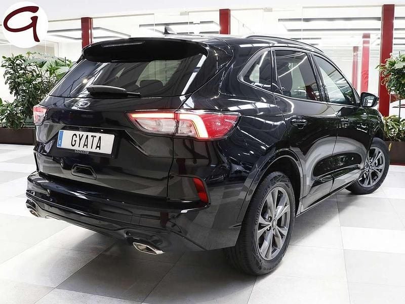 Usado Ford Kuga ST-Line 224 CV (164 kW) 2023 Negro SUV