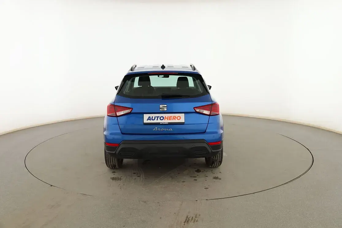 Usado Seat Arona Style 110 CV (80 kW) 2024 Azul SUV
