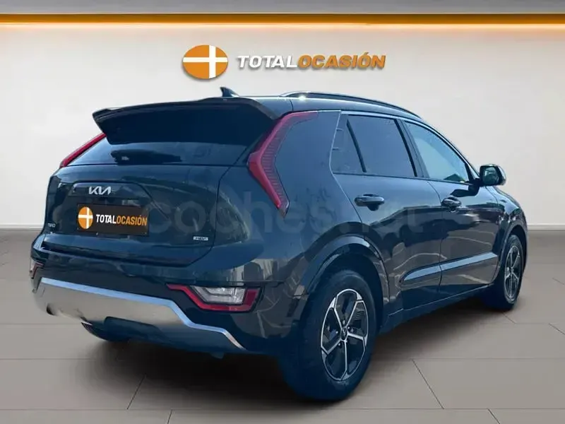 Usado Kia Niro 141 CV (103 kW) 2022 Gris / plata SUV