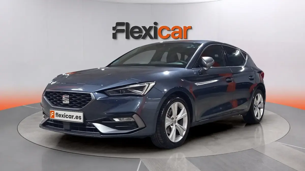 Usado Seat Leon FR 150 CV (110 kW) 2025 Gris Berlina