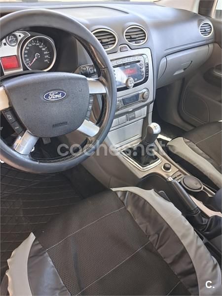 Usado Ford Focus Titanium 109 CV (80 kW) 2010 Blanco Berlina