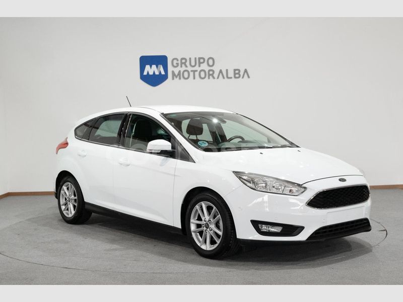 Blanco Usado 2016 Ford Focus Trend Berlina | 10.490 € (Un poco caro) - Imagen 1/4
