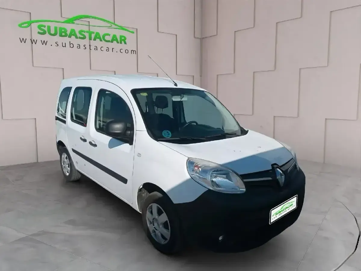 Usado Renault Kangoo 75 CV (55 kW) 2019 Blanco Monovolumen